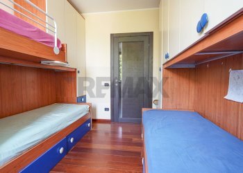 Camera / camera da letto - Four-room apartment Dalmine - photo 16