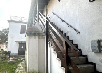 Scale - Three-room apartment via Battisti
 
11, Osio Sopra - photo 25