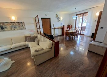 Sala da pranzo - Casa semi indipendente Costa Volpino - foto 17