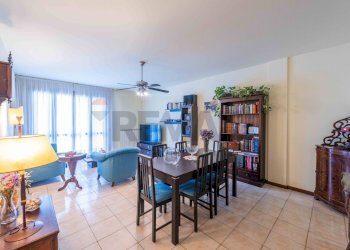 Sala da pranzo - Trilocale VIA STEZZANO
 
7A, Azzano San Paolo - foto 4