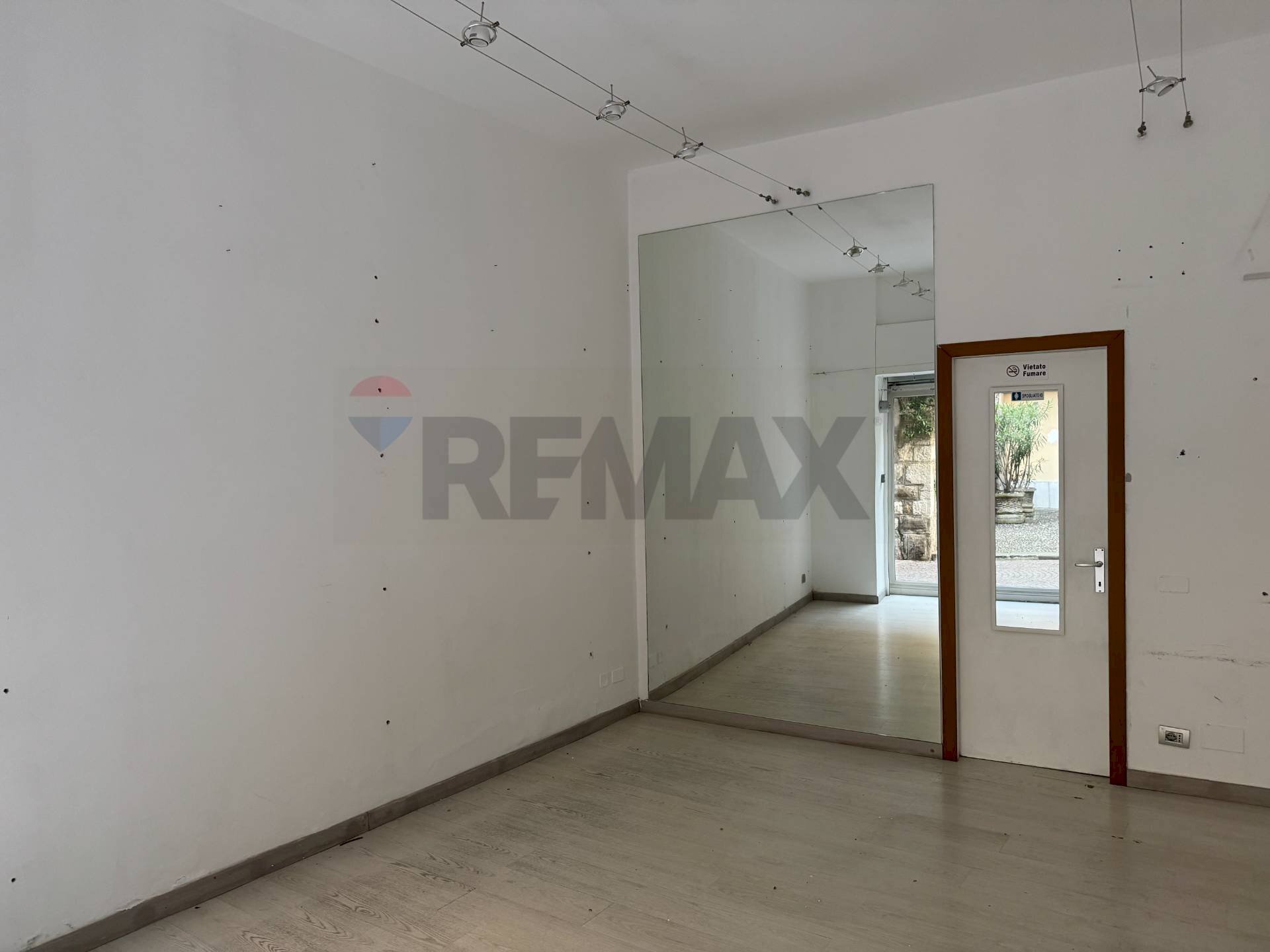 Stanza vuota - Negozio VIA PICCINELLI
 
13, Sarnico - foto 2