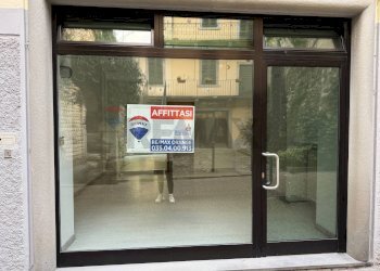 Edificio all\'aperto - Negozio VIA PICCINELLI
 
13, Sarnico - foto 1