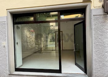 Edificio all\'aperto - Negozio VIA PICCINELLI
 
13, Sarnico - foto 3