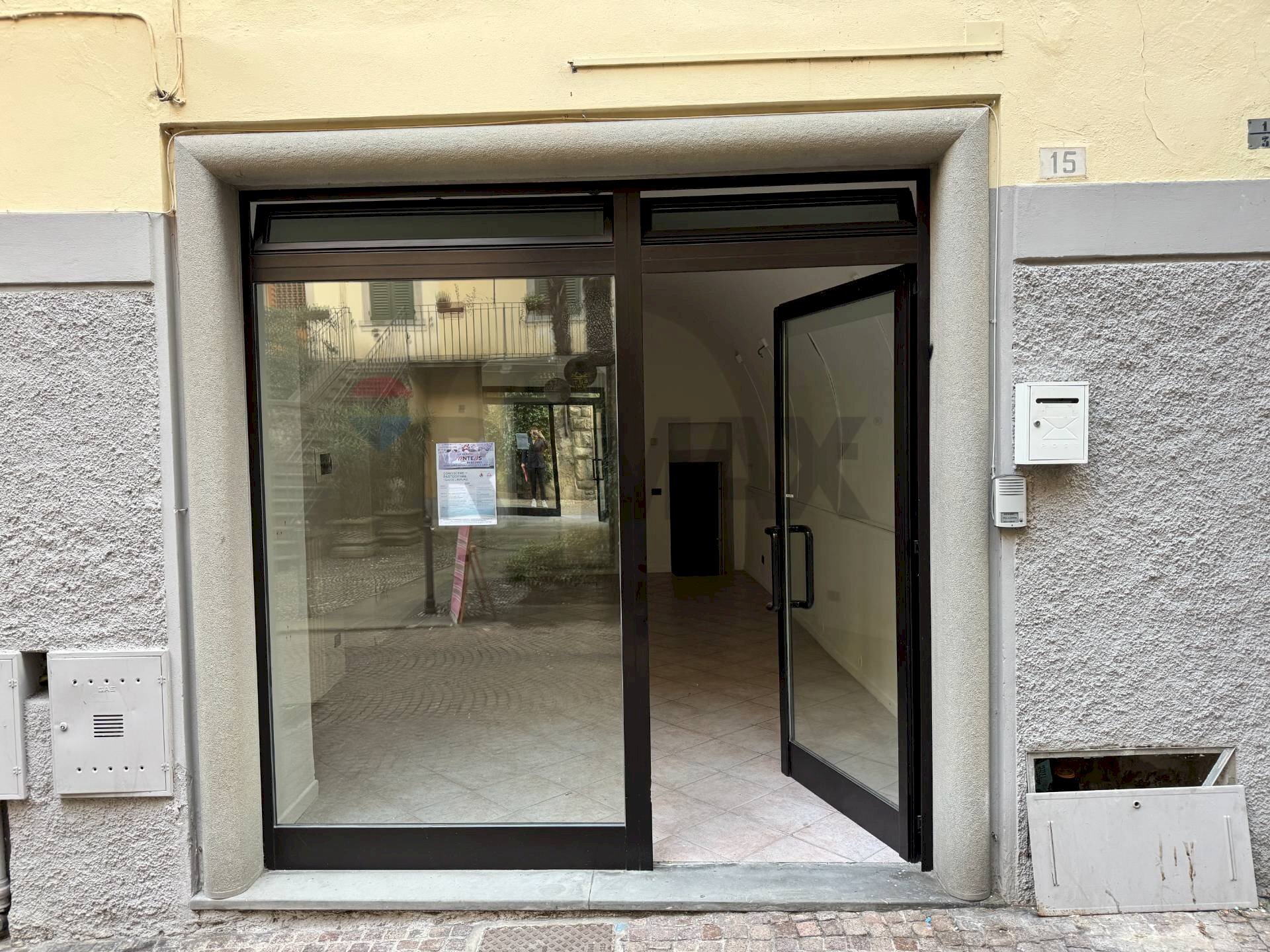 Edificio all\'aperto - Negozio VIA PICCINELLI
15, Sarnico - foto 3