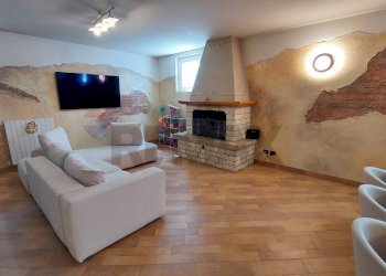 Soggiorno - Casa semi indipendente Endine Gaiano - foto 47