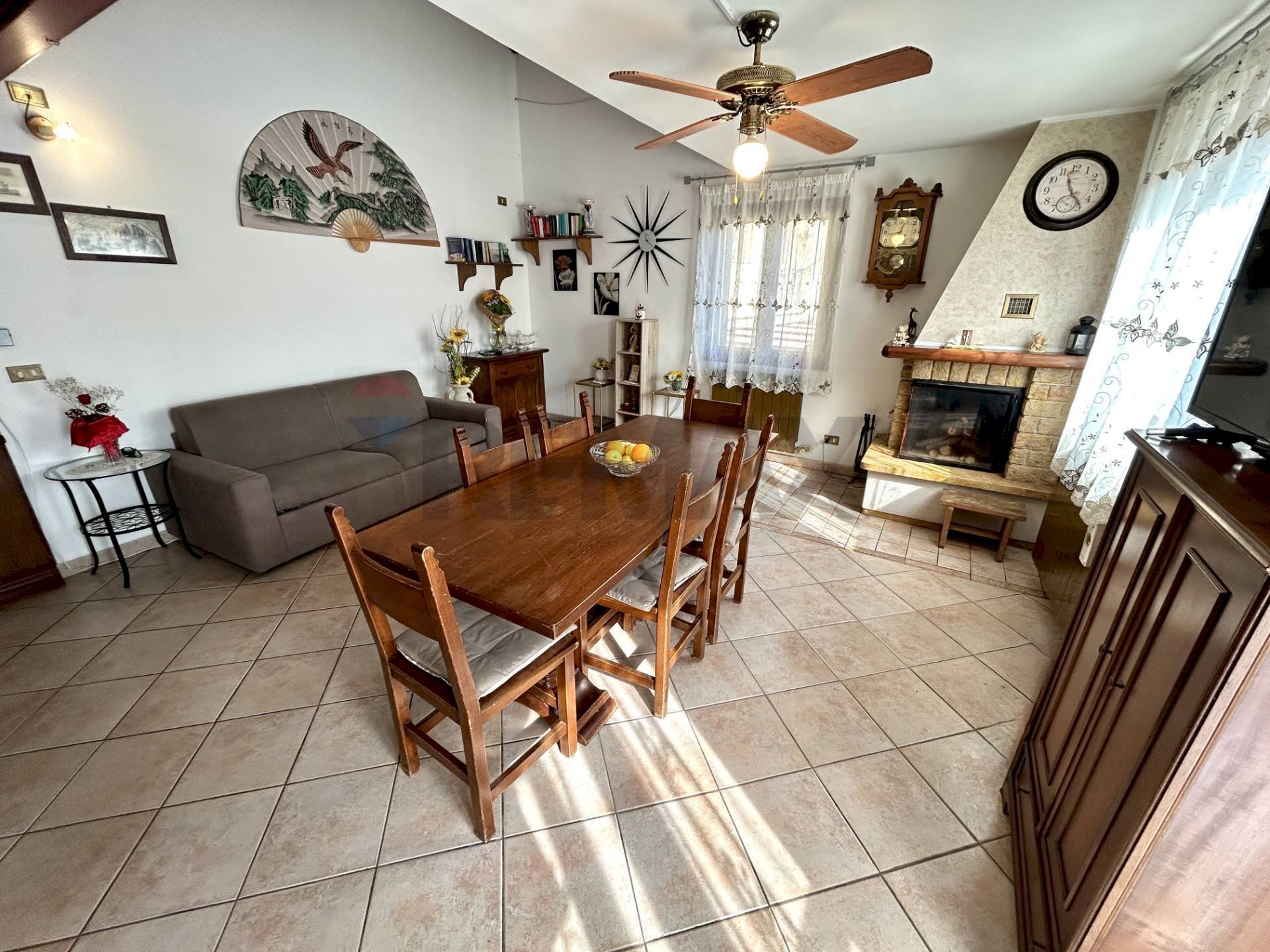 Sala da pranzo - Trilocale Costa Volpino - foto 2