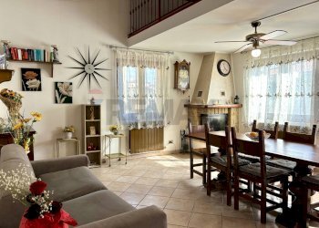 Sala da pranzo - Trilocale Costa Volpino - foto 3