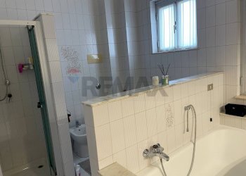 Bagno - Bilocale Viale Roma
 
25, Alzano Lombardo - foto 13