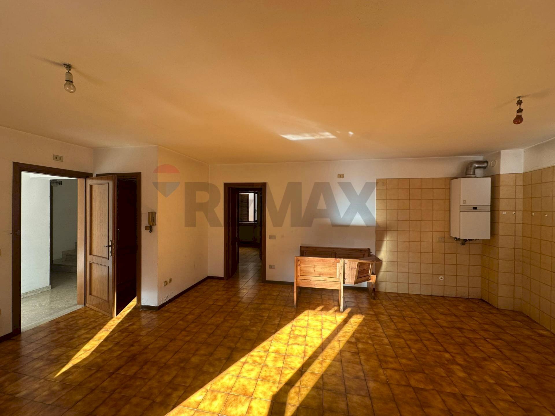 Stanza vuota - Trilocale Piazza Monte Grappa
 
45, Villa d'Ogna - foto 2