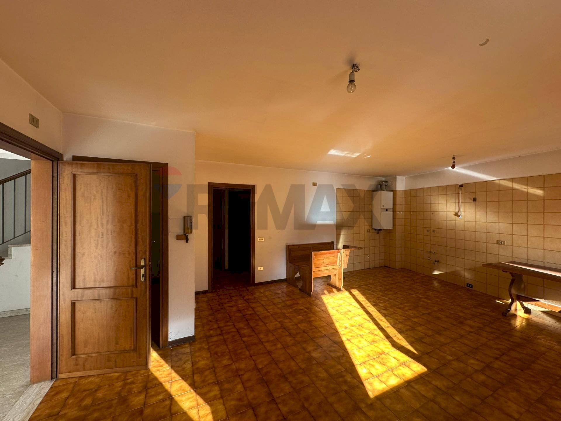 Stanza vuota - Trilocale Piazza Monte Grappa
 
45, Villa d'Ogna - foto 3