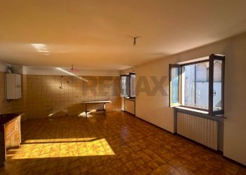 Stanza vuota - Trilocale Piazza Monte Grappa
 
45, Villa d'Ogna - foto 1