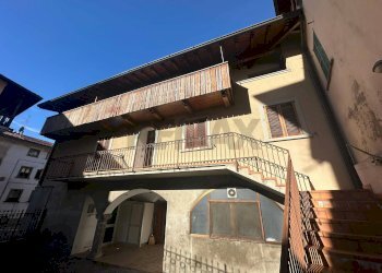 Edificio all\'aperto - Trilocale Piazza Monte Grappa
 
45, Villa d'Ogna - foto 8