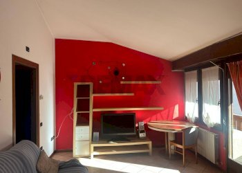Soggiorno - Trilocale Piazza Monte Grappa
 
45, Villa d'Ogna - foto 2