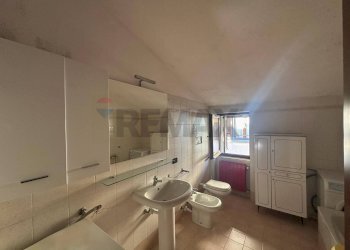 Bagno - Trilocale Piazza Monte Grappa
 
45, Villa d'Ogna - foto 13