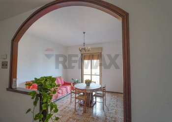 Soggiorno - Three-room apartment Via Dante Alighieri
 
2, Gorle - photo 4