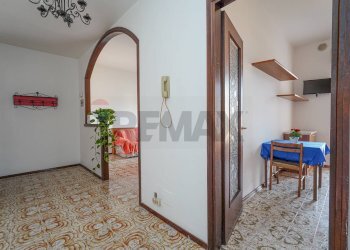 Hall / corridoio - Three-room apartment Via Dante Alighieri
 
2, Gorle - photo 14