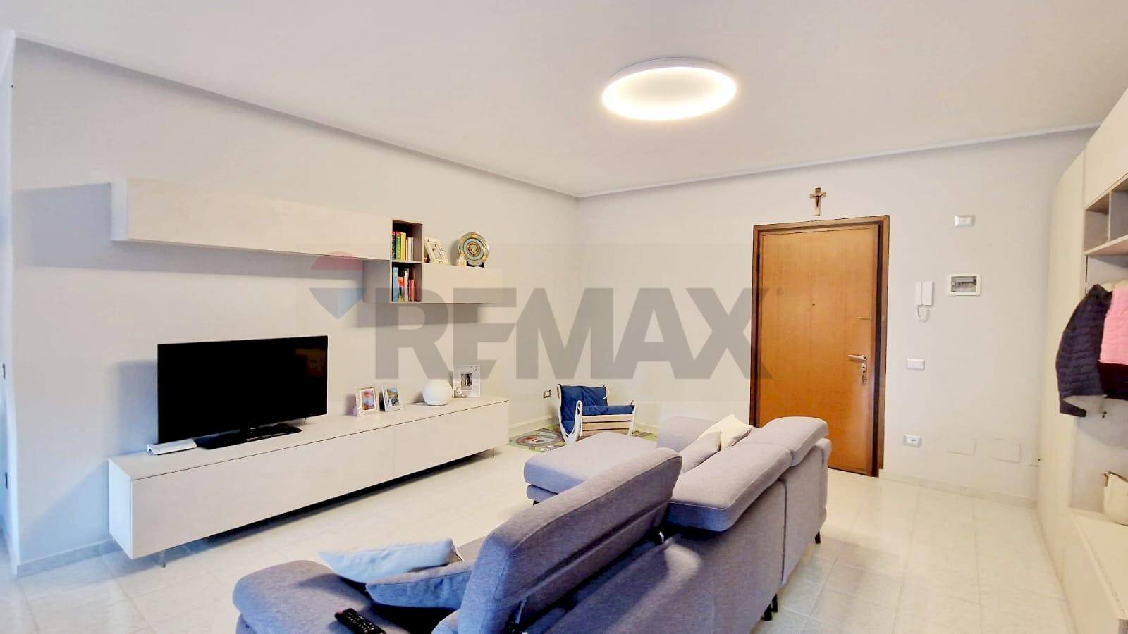 Soggiorno - Quadrilocale via Quartiere 1° Maggio, Piancogno - foto 2