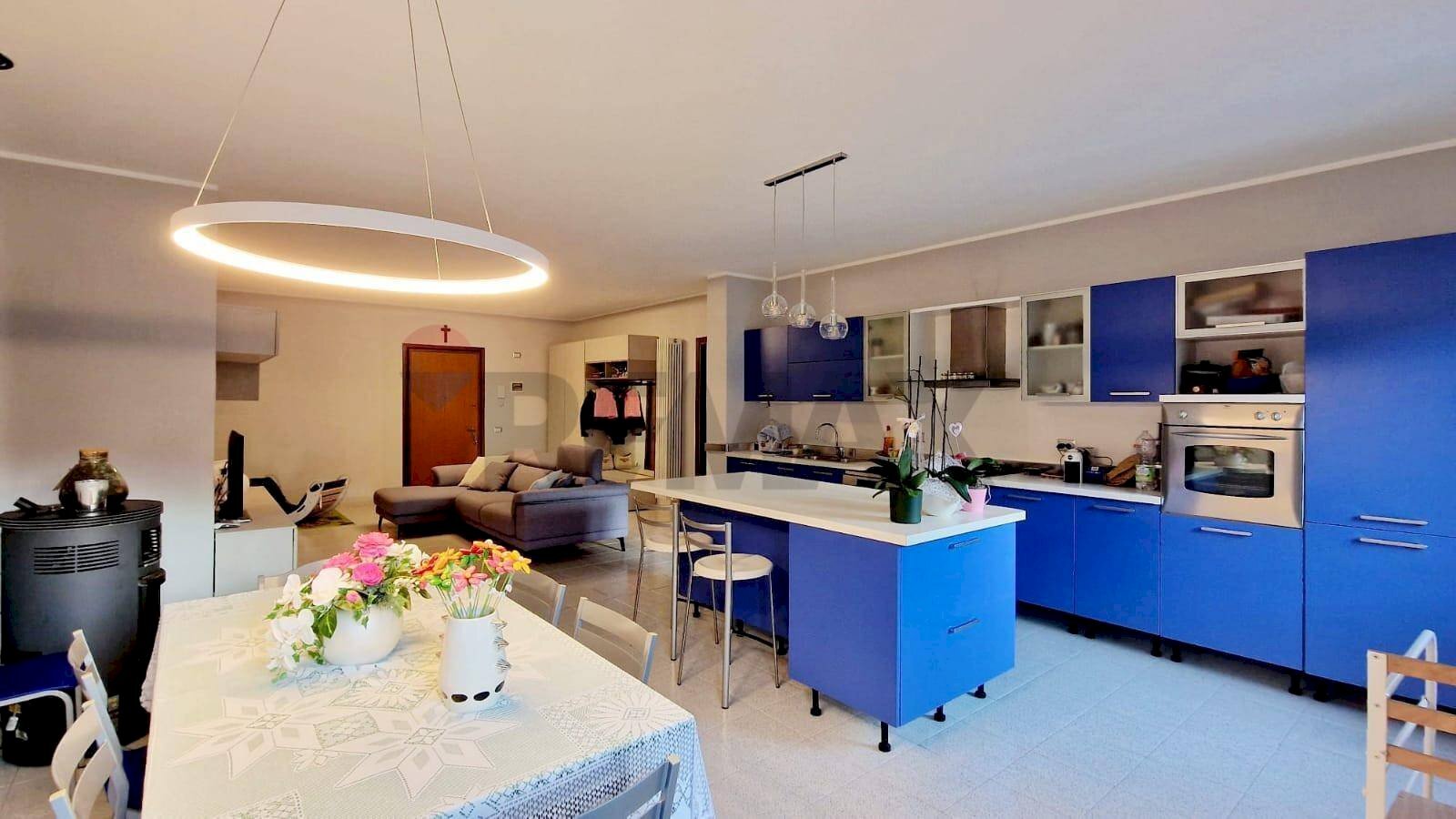 Cucina - Quadrilocale via Quartiere 1° Maggio, Piancogno - foto 3