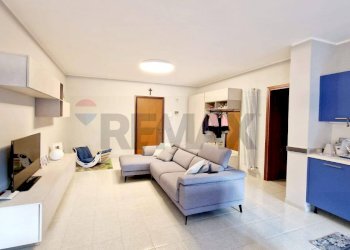 Soggiorno - Quadrilocale via Quartiere 1° Maggio, Piancogno - foto 1