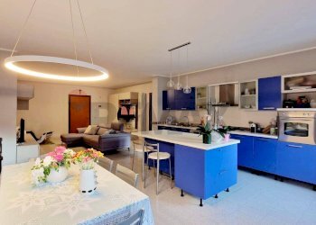 Cucina - Quadrilocale via Quartiere 1° Maggio, Piancogno - foto 3