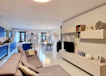 Sala da pranzo - Quadrilocale via Quartiere 1° Maggio, Piancogno - foto 4