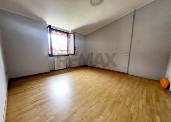 Stanza vuota - Quadrilocale via Quartiere 1° Maggio, Piancogno - foto 9