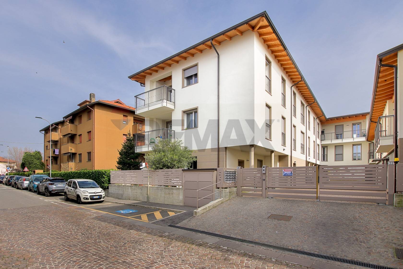 Edificio all\'aperto - Attico Suisio - foto 2