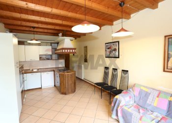 Sala da pranzo - Bilocale via Pendezzo
 
29, Rota d'Imagna - foto 11