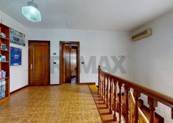 Hall / corridoio - Casa semi indipendente Via Stradone
 
123, Torri di Quartesolo - foto 27