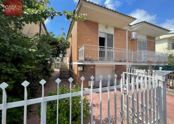 Foto 1 - Villa a Schiera Via Prezzolini, Latina - foto 1