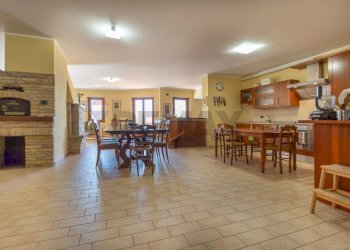 Sala da pranzo - Villa VIA CONCEZIONE
 
12, Castel Frentano - foto 23