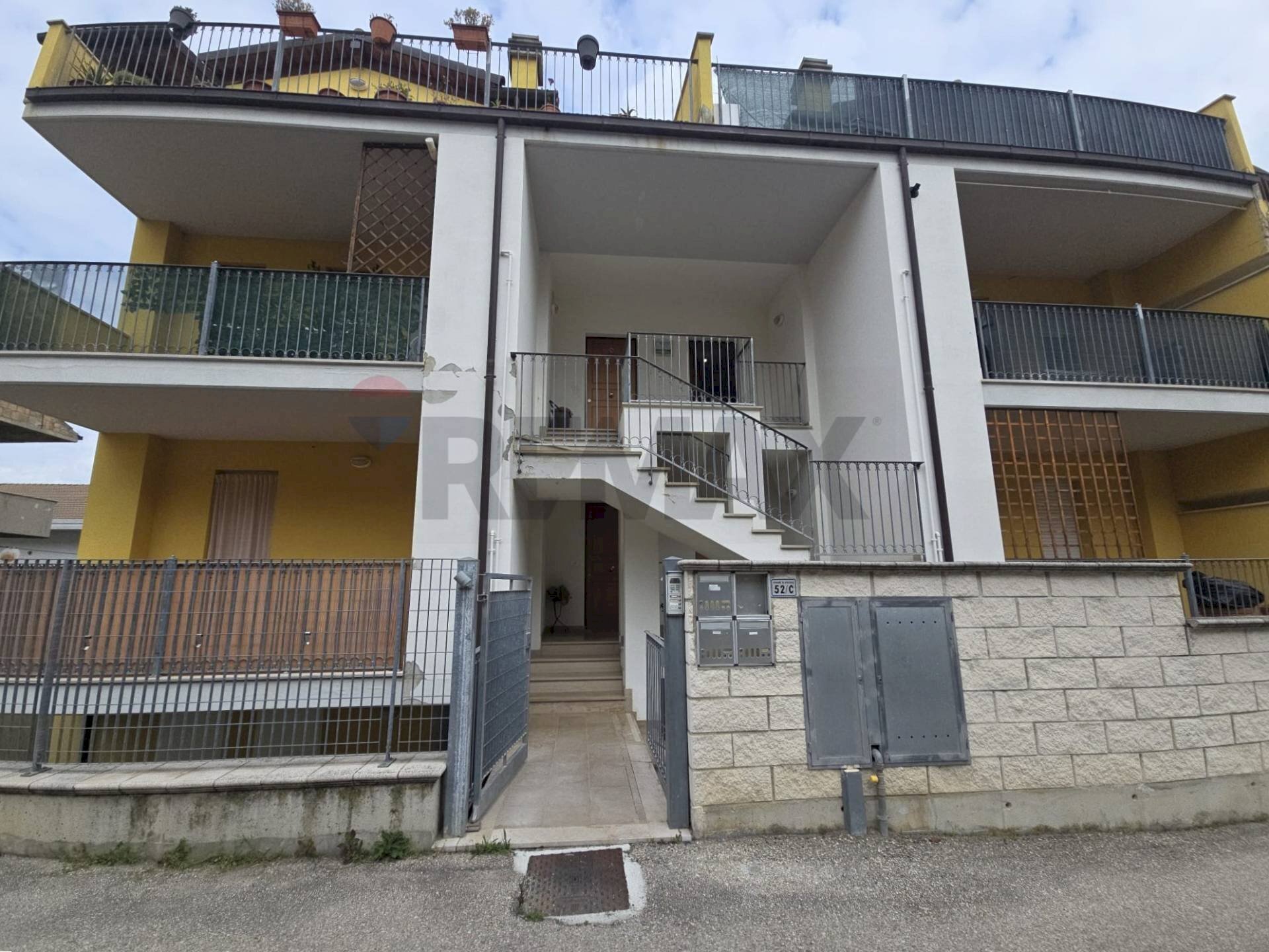 Edificio all\'aperto - Semi-detached Villa via Massera
 
52, Spoltore - photo 3