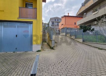 cancello carraio - Semi-detached Villa Via Massera
 
52/c, Spoltore - photo 44