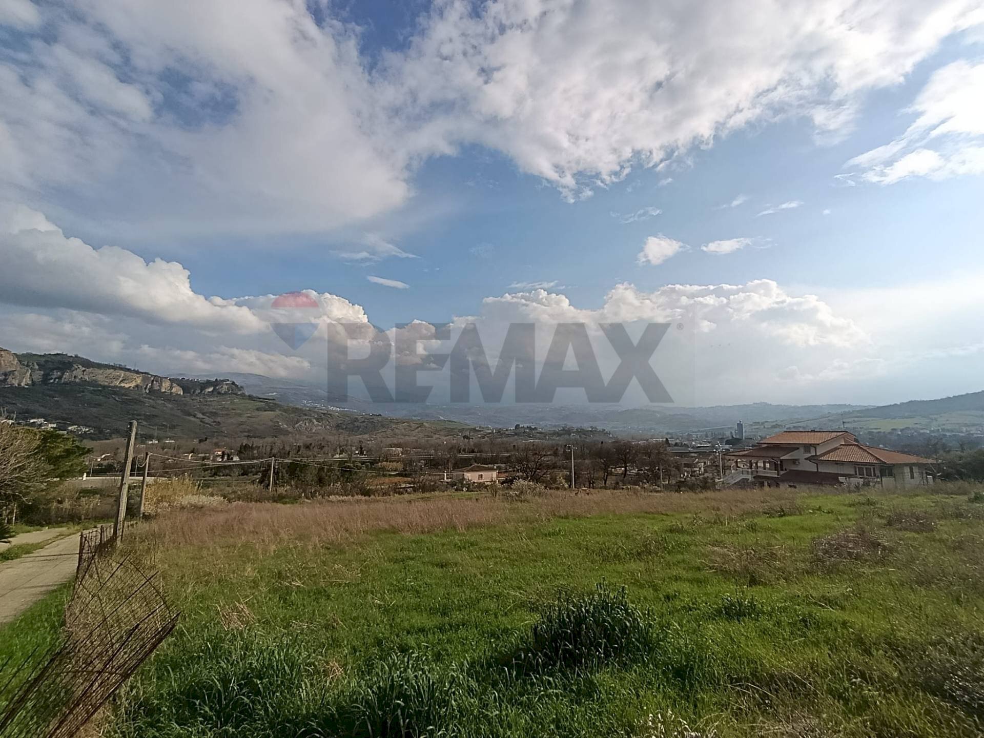 Vista delle montagne - Building land Via Sant'Emidio, Alanno - photo 1