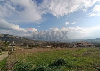 Vista delle montagne - Building land Via Sant'Emidio, Alanno - photo 1