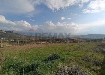 Vista delle montagne - Building land Via Sant'Emidio, Alanno - photo 4