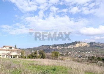 Vista delle montagne - Building land Via Sant'Emidio, Alanno - photo 5
