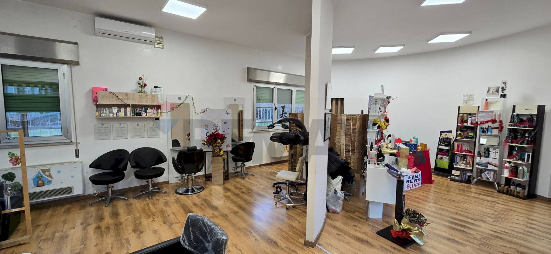 Palestra - Commercial Premises Via Eridania
 
53, Occhiobello - photo 1