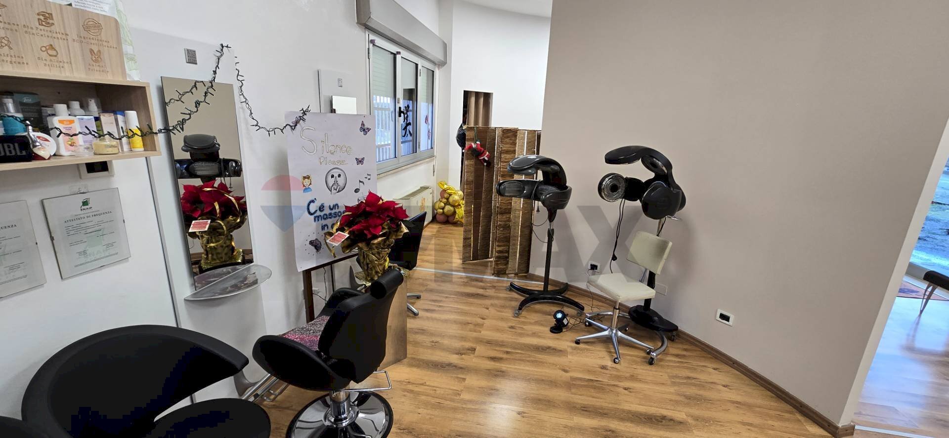 Palestra - Commercial Premises Via Eridania
53, Occhiobello - photo 2