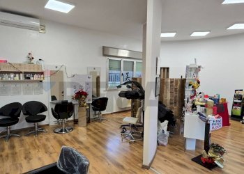 Palestra - Commercial Premises Via Eridania
 
53, Occhiobello - photo 1