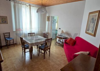 Sala da pranzo - Quadrilocale Via Vittoria
 
9, Tresignana - foto 1