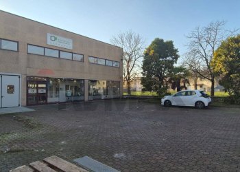 Edificio all\'aperto - Capannone Via Modena
 
267, Ferrara - foto 1