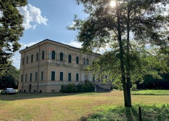 Edificio all\'aperto - Villa Viale adriatico
 
2, Ferrara - foto 6