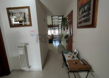 Hall / corridoio - Villa a Schiera reggio pasquali
 
19, Tresignana - foto 14