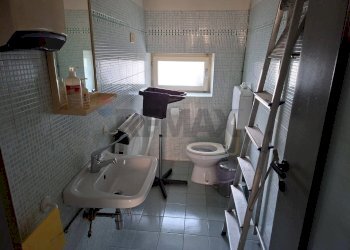 Bagno - Commercial Premises Via Buzzati
 
36, Belluno - photo 6