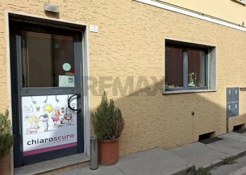 Edificio all\'aperto - Commercial Premises Via Buzzati
 
36, Belluno - photo 7