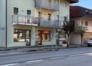 Edificio all\'aperto - Locale Commerciale Viale Dolomiti
 
18, Ponte nelle Alpi - foto 1