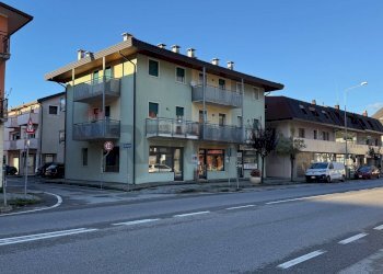 Edificio all\'aperto - Locale Commerciale Viale Dolomiti
 
18, Ponte nelle Alpi - foto 3