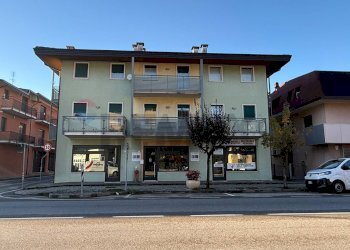 Edificio all\'aperto - Locale Commerciale Viale Dolomiti
 
18, Ponte nelle Alpi - foto 13