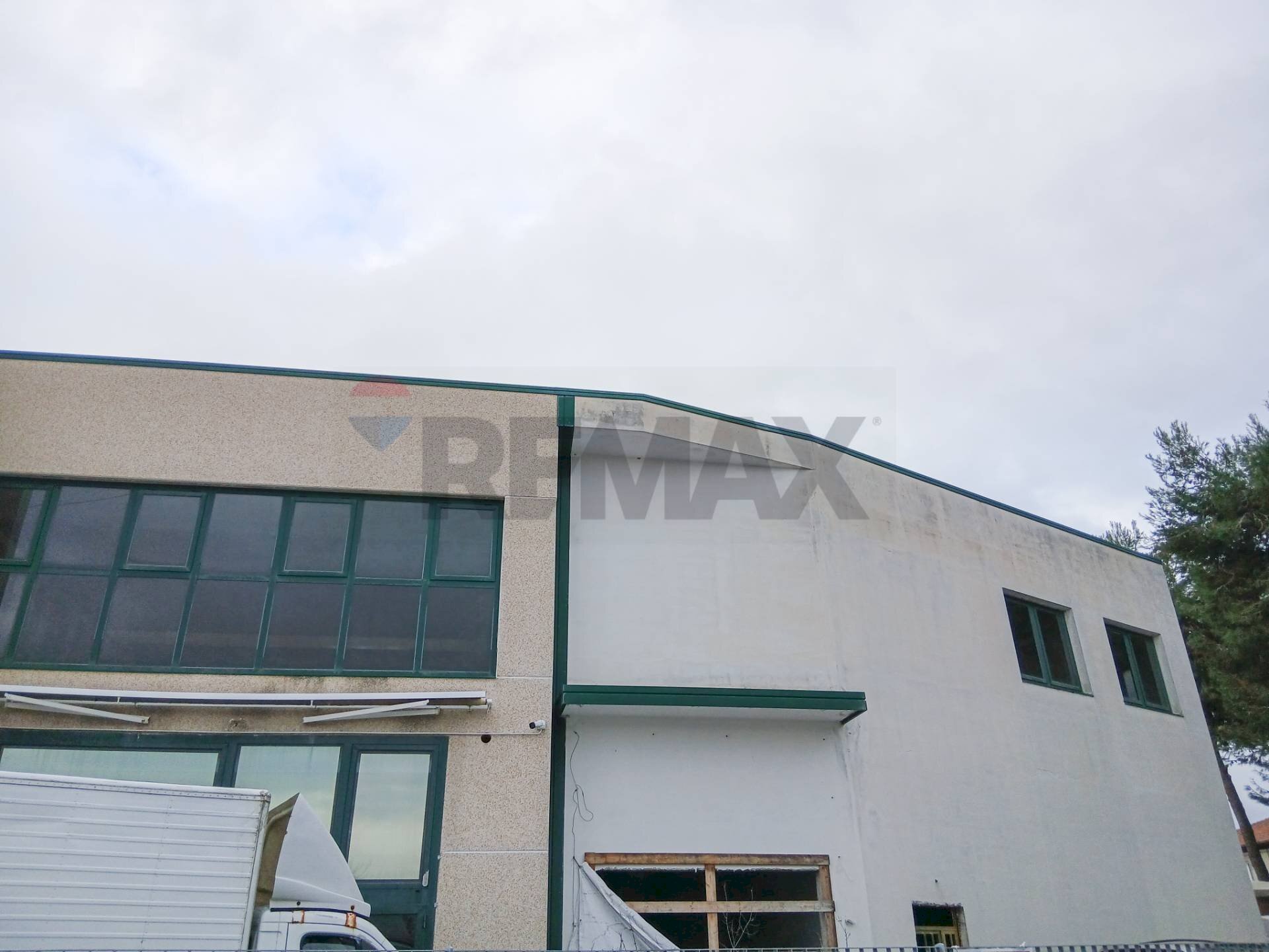 Edificio all\'aperto - Capannone Via Barca
 
48, Loreto - foto 1